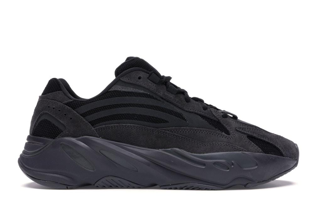 Classic Sneakers in Vanta/Vanta/Vanta - FU6684